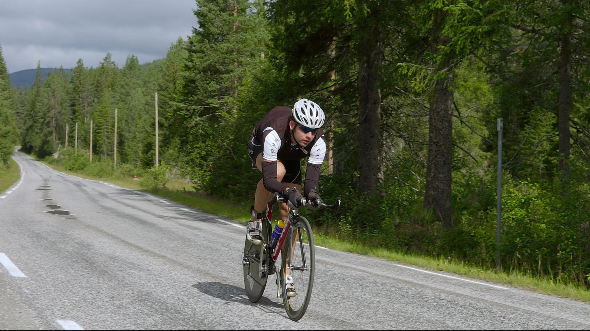 极速追逐：车队在终点线前的生死决战，极速追赶冠军是谁